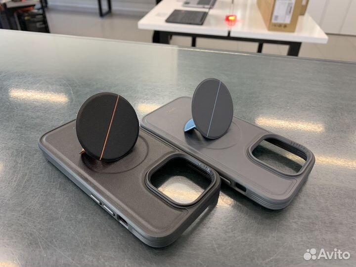 Кожаный чехол с держателем для iPhone