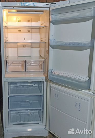 Холодильник Indesit