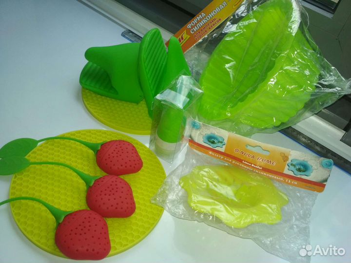 Набор силиконовых форм,подставка,фильт,прихватки