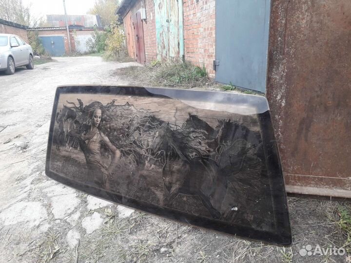 Стекло заднее