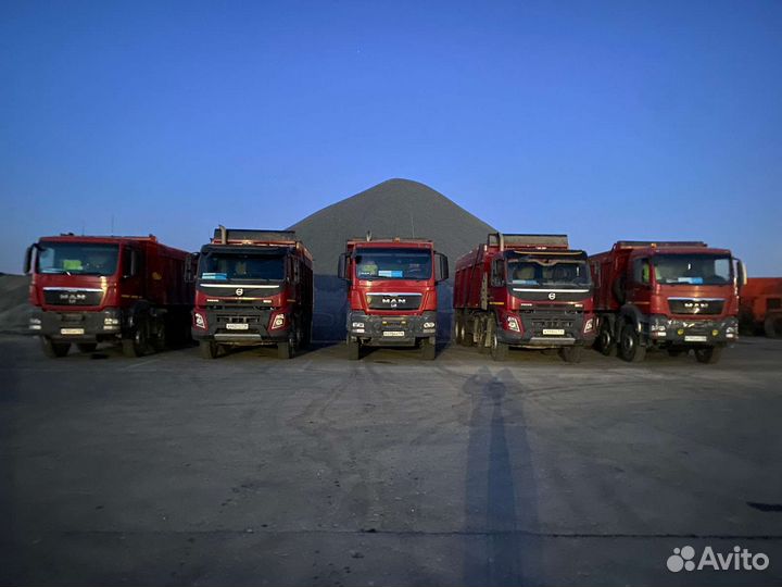 Водитель самосвала