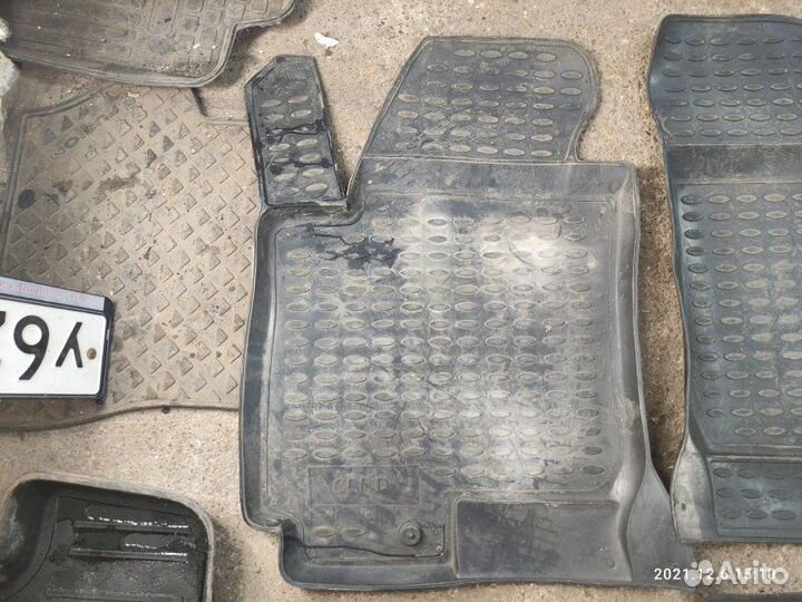 Коврики комплект Kia Ceed G4FC 2009