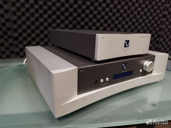 Усилитель PS Audio GCP-200 и блок питания gcps