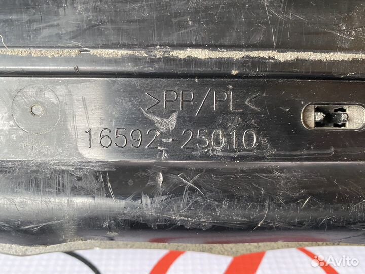 Суппорт радиатора нижний на toyota camry V70