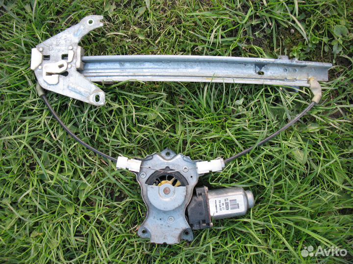 Стеклоподъемник задний Nissan Primera P12