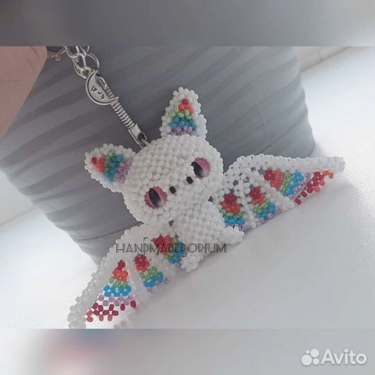 Летучая мышь из бисера