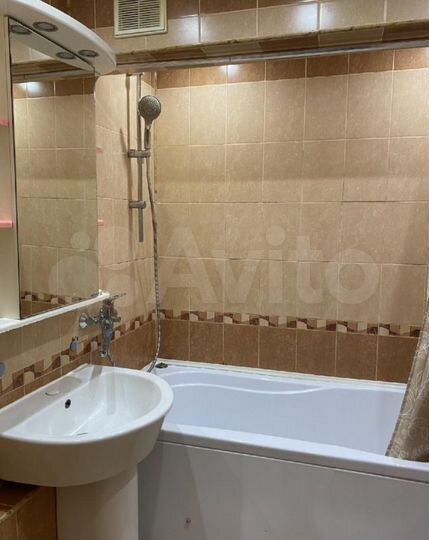 2-к. квартира, 60 м², 4/8 эт.