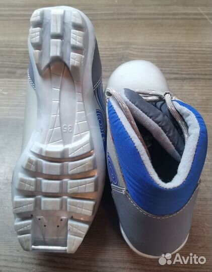 Лыжные ботинки детские 35 размер