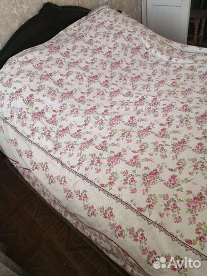 Пододеяльник 200 на 220 и две наволочки на 70
