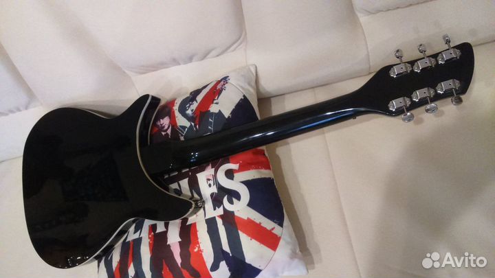 Электрогитара Rickenbaker 325