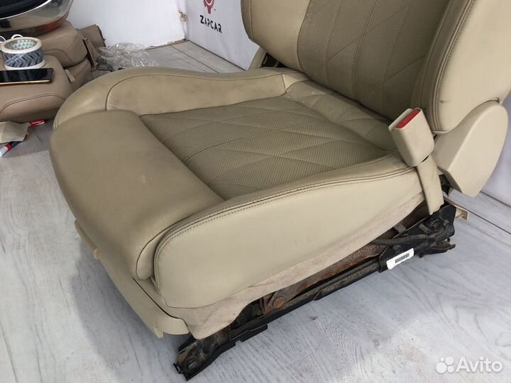 Infiniti FX37/S51 Сиденье переднее