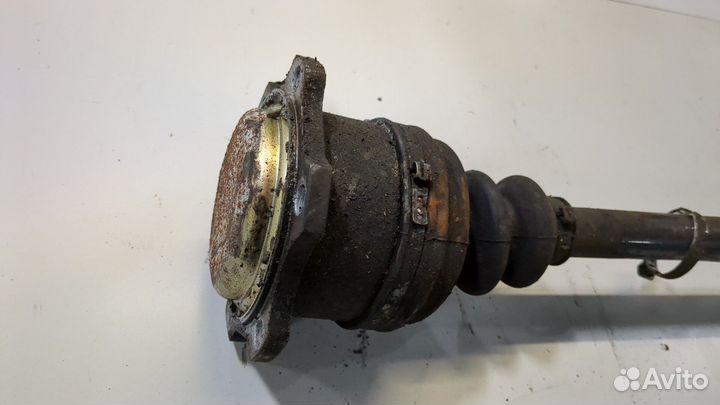 Полуось левая передняя Volkswagen Passat 5