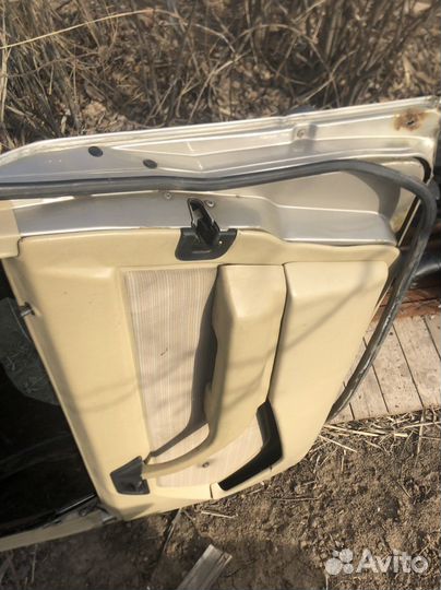 Дверь передняя правая мерседес w124