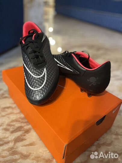 Футбольные бутсы nike