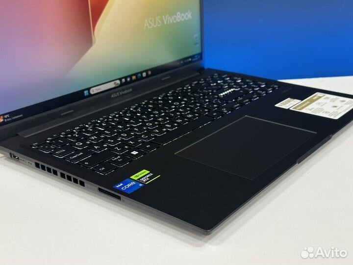 Asus VivoBook 16