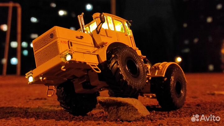 К-701 Кировец 4х4 на радиоуправлении 1/43 на заказ