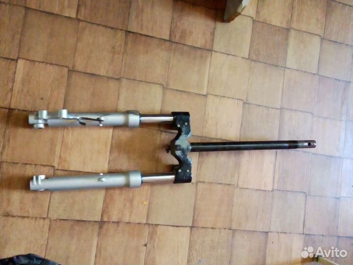 Передняя вилка в сборе на скутер