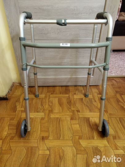 Ходунки для взрослых на колесах