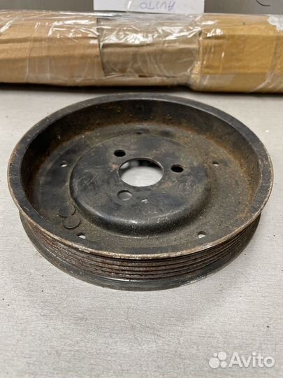 Шкив насоса гур Audi 100c4 A6C4 054145255