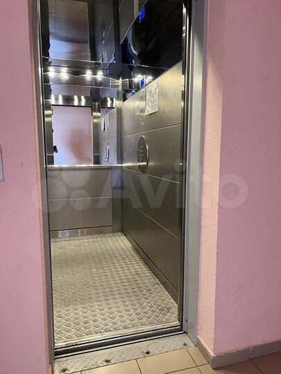 2-к. квартира, 64 м², 9/10 эт.