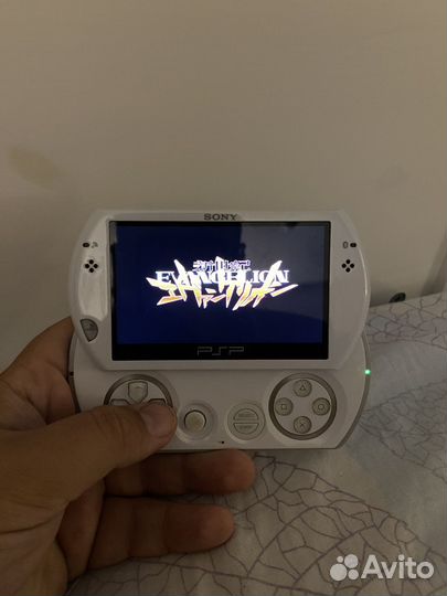 Sony Playstation Portable Go (PSP Go, PSP N1000)