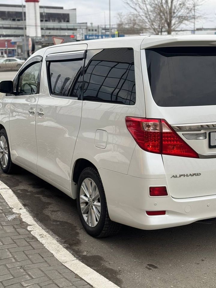 Toyota Alphard: фото владельца