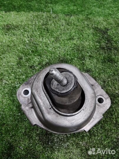 Опора (подушка) двигателя правая BMW X3 (E83) 2004