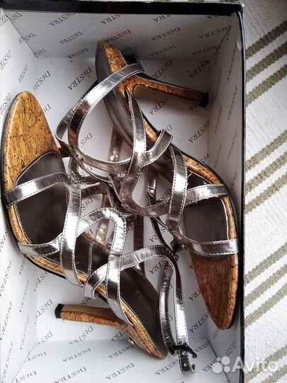 Босоножки серебристые, кожа, 39 размер