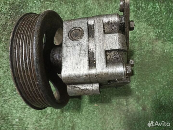 Насос гур Nissan X-Trail I (2000—2007)