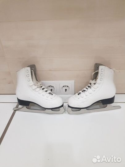 Фигурные коньки Graf