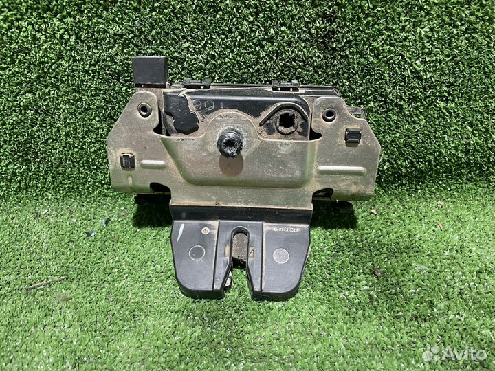 Замок крышки багажника opel zafira b