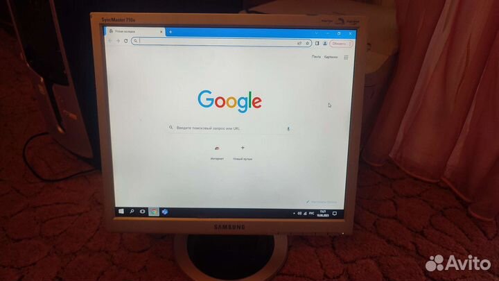 Монитор Samsung