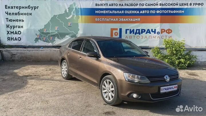 Патрубок интеркулера Volkswagen Jetta (A6) 03C1456