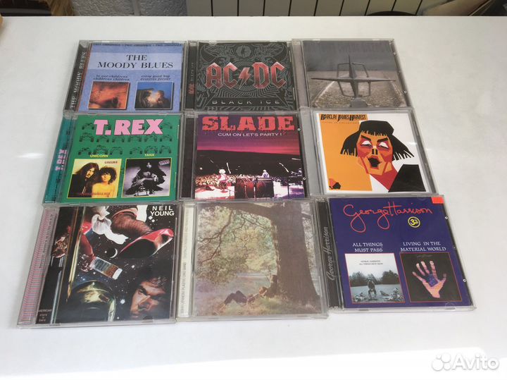 CD диски с музыкой много