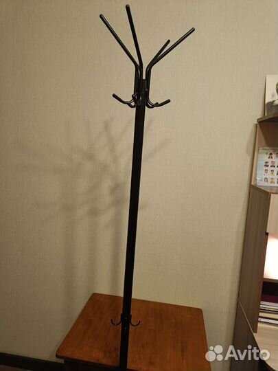 Вешалка для одежды напольная