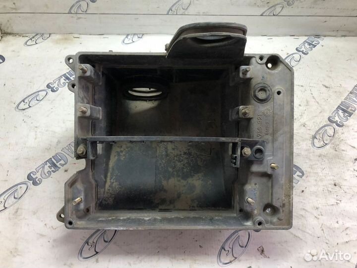 Корпус блока предохранителей подкапотного bmw e 34