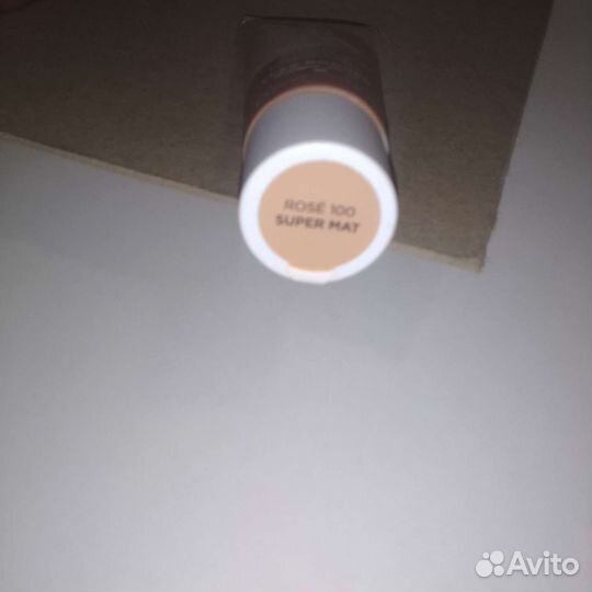 Матирующий тональный крем Ив Роше