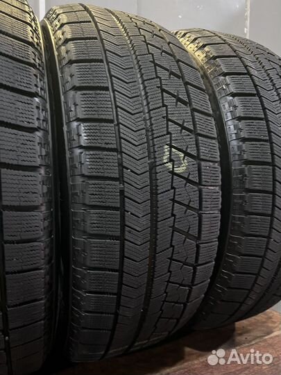Bridgestone Blizzak VRX 225/60 R17 99Q
