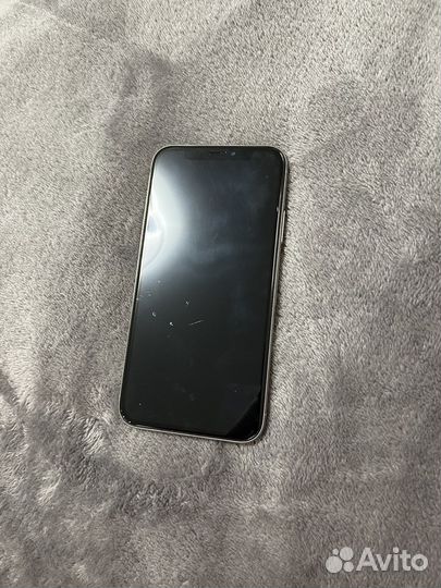 Телефон iPhone 10