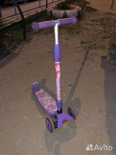 Самокат детский для двеочки
