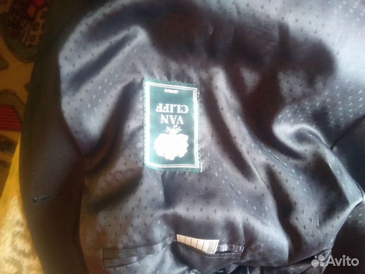 Школьный костюм серый. р.32