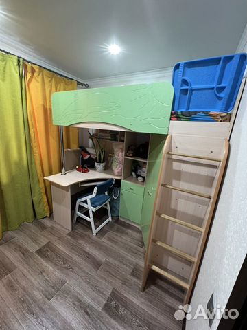 Детская кровать чердак со столом и шкафом объявление продам