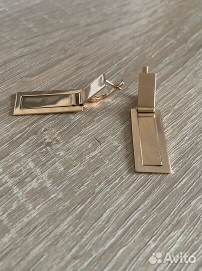 Золотые серьги