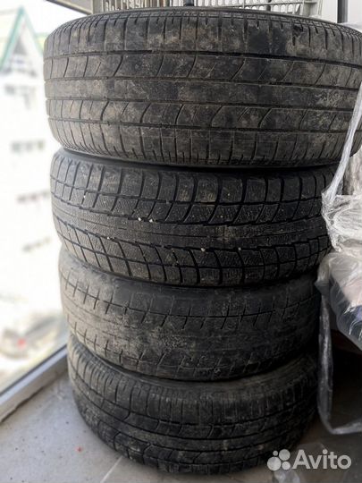 Bridgestone Regno ER30 215/60 R17