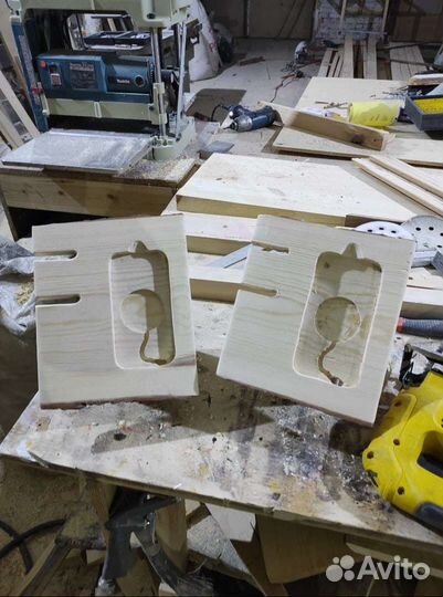 Подставка для телефона из дерева