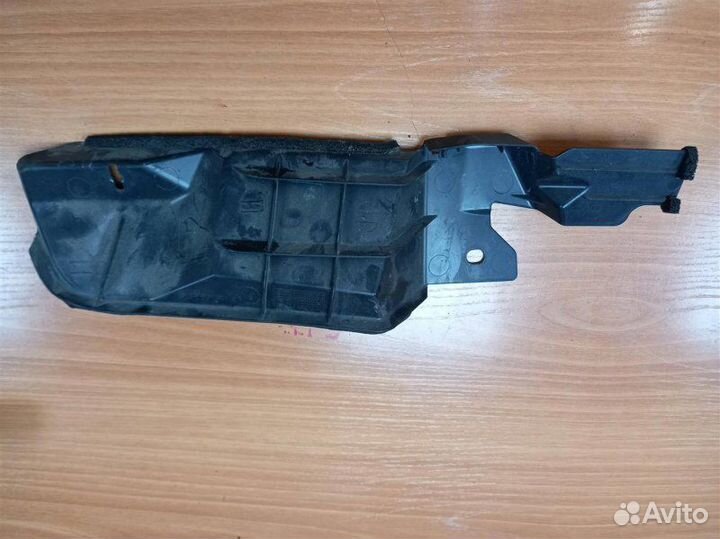 Накладка крыла Toyota Auris ZRE151 1ZR-FE 2008