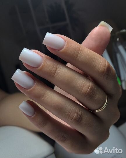 Мастер маникюра и бровист