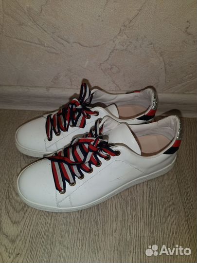 Кроссовки tommy hilfiger 38