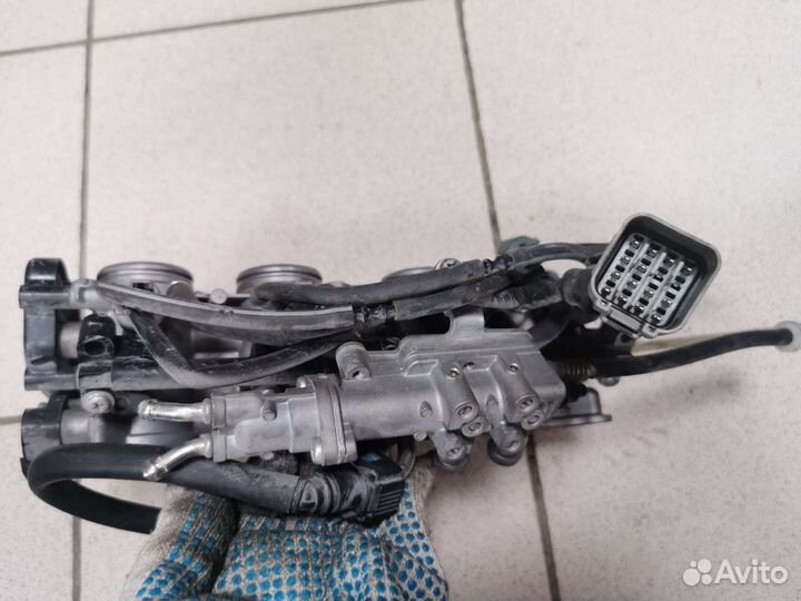 Дроссель с форсунками Yamaha FZ8