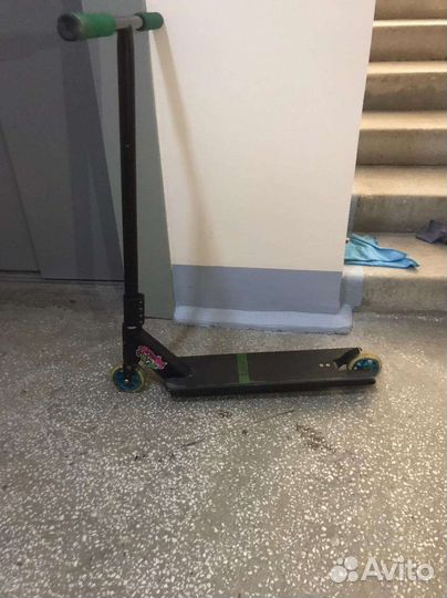 Трюковой самокат фирмы Aztec